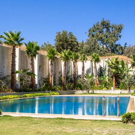 Διαμέρισμα Charming Flat Near Sea With Shared Pool In